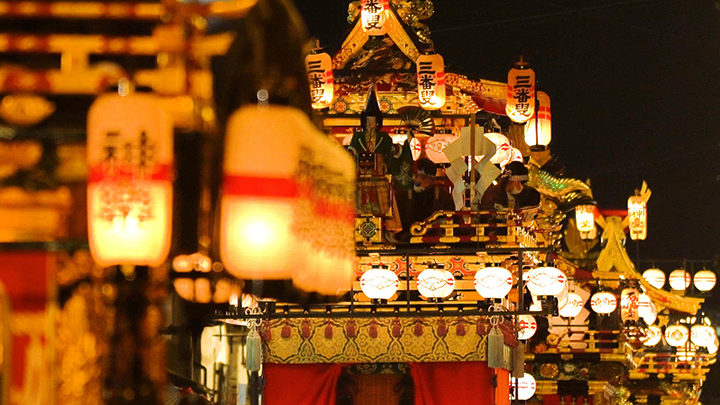 春の高山祭り